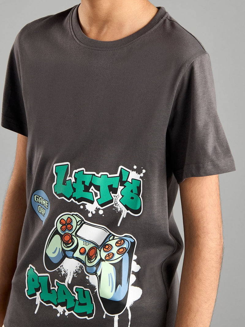 "Boys' Charcoal 'Let's Play' Graphic T-Shirt โ Gamer Controller Print Tee"